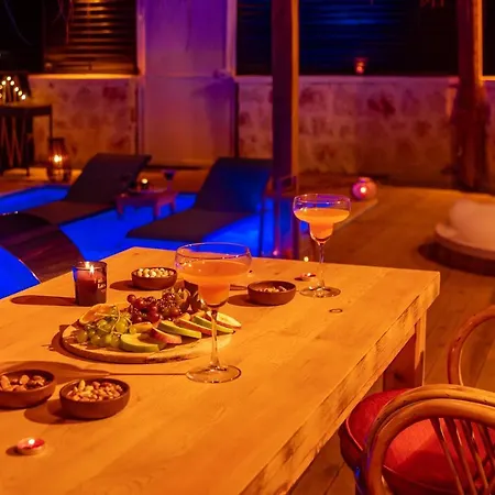 Mia House - Hill Vilă